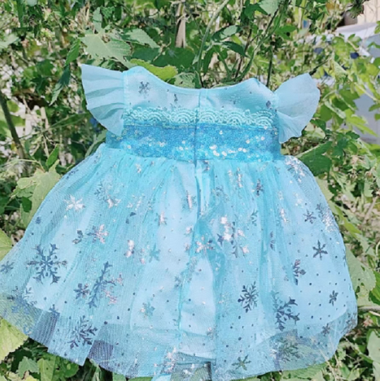 Las muñecas de 55 cm pueden usar la misma ropa que las muñecas. Accesorios