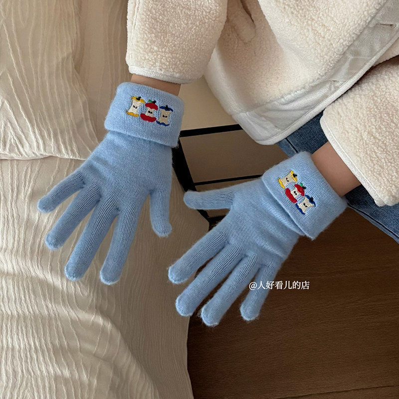 可爱刺绣苹果手套女2025新款秋冬保暖防寒学生骑行开车可触屏手套