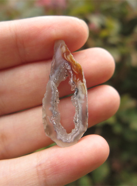 玛瑙洞聚宝盆水晶切片可diy项链