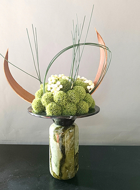 现代中古风样板房客厅茶几售楼部洽谈高档仿真花艺香薰大理石摆件