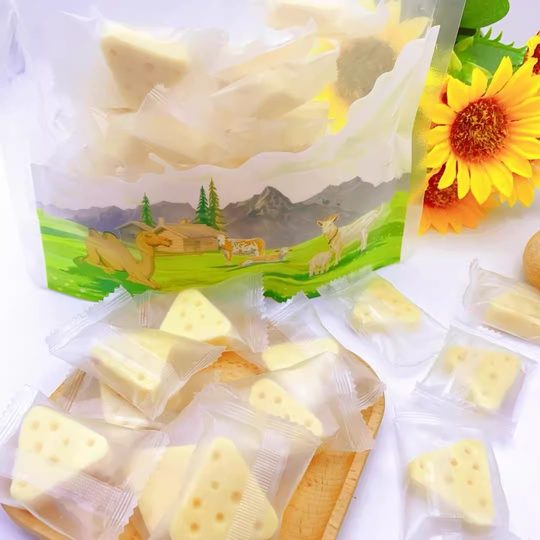 顺丰包邮西域皇后三角芝士奶块再制奶酪500g新疆特产儿童小零食