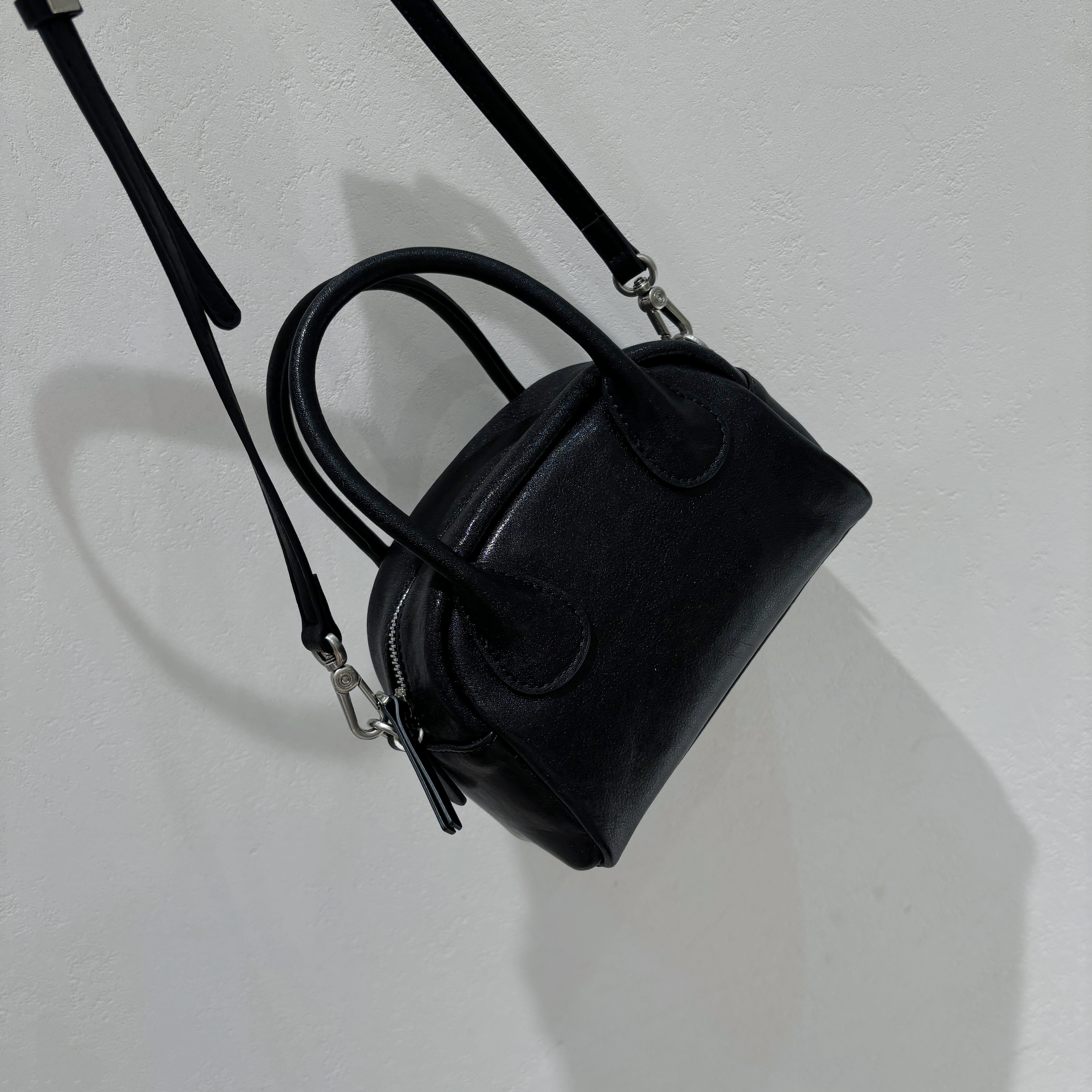 正品2026新款头层植鞣牛皮迷你保龄球包手拎斜挎通勤包贝壳包真皮,淘宝优惠券,粉丝福利购,淘宝优惠卷