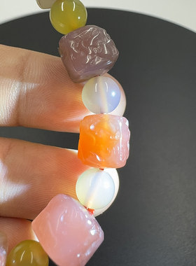 2026新款女士天然老料盐源玛瑙凤久雕刻方糖设计款手串手链单圈