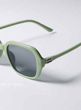 方形大框UV400小众豆绿色墨镜