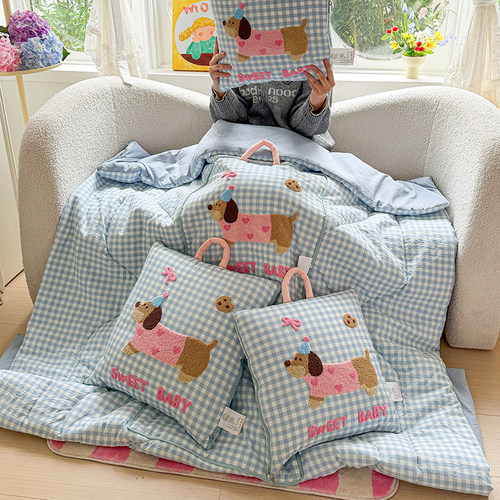 四季车载多功能抱枕被子可爱狗狗两用汽车折叠靠枕午休二合一夏被 - 图0