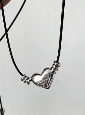 长款爱心黑色皮绳项链女