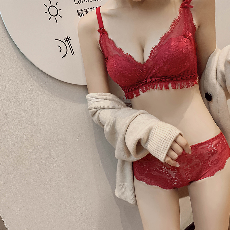 姓感蕾丝聚拢胸罩时尚无钢圈内衣上托调整型文胸套装 显大加厚杯 姓感蕾丝聚拢胸罩时尚无钢圈内衣上托调整型文胸套装 显大加厚杯