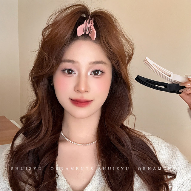 Naturally fluffy artifact hair clip for high crown hair roots