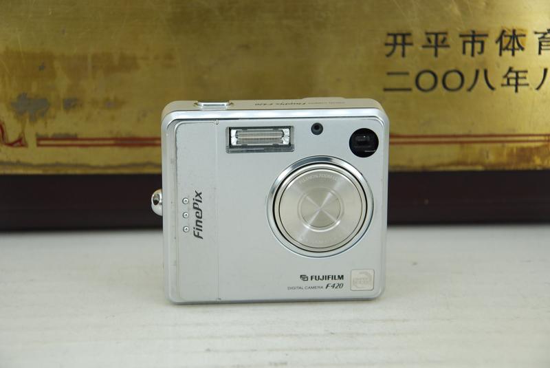 Fujifilm/富士 FinePix F420 卡片数码相机 家用便宜小巧便携 - 图0