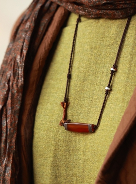 泼墨。红橙色  老玛瑙   银饰镶嵌  老物  纯手工编  挂件 / 项链