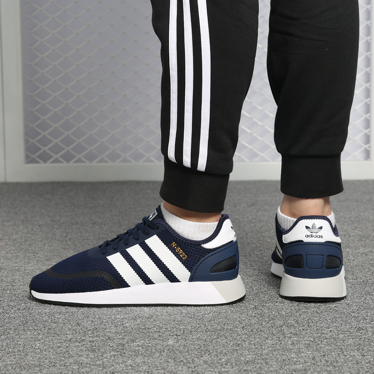 Adidas/阿迪达斯正品 INIKI RUNNER男女低帮休闲板鞋 DB0961-图2