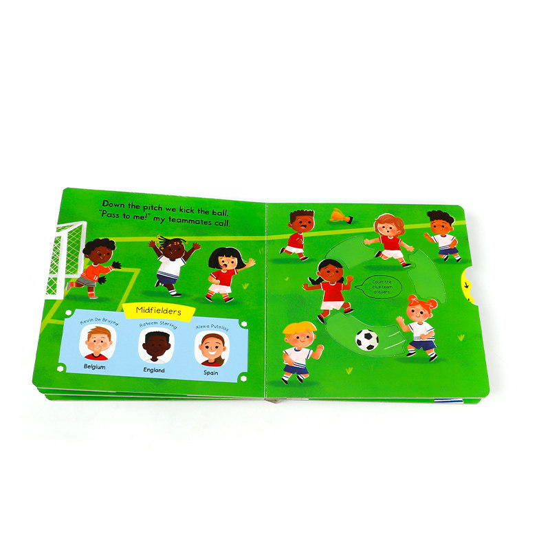 英文原版 Busy Football Board Book 忙碌的足球 一起来踢足球吧 2-6岁宝宝儿童趣味益智亲子互动抽拉机关书 生活体验纸板书