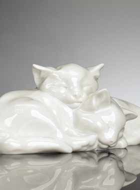 动物瓷塑纯白猫睡觉摆件