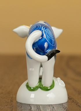 牛年彩绘描金动物瓷塑摆件