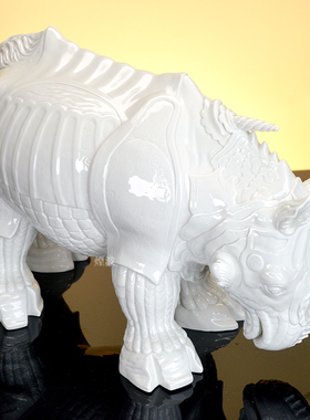 纯白动物瓷塑印度犀牛工艺品摆件