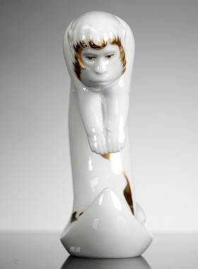 十二生肖猴纯白描金动物瓷塑