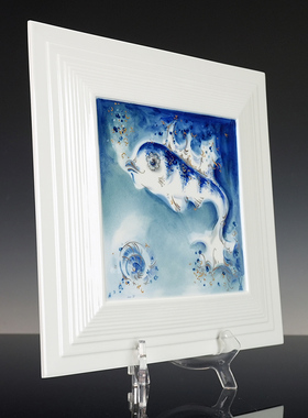 彩绘描金鱼瓷板画挂画