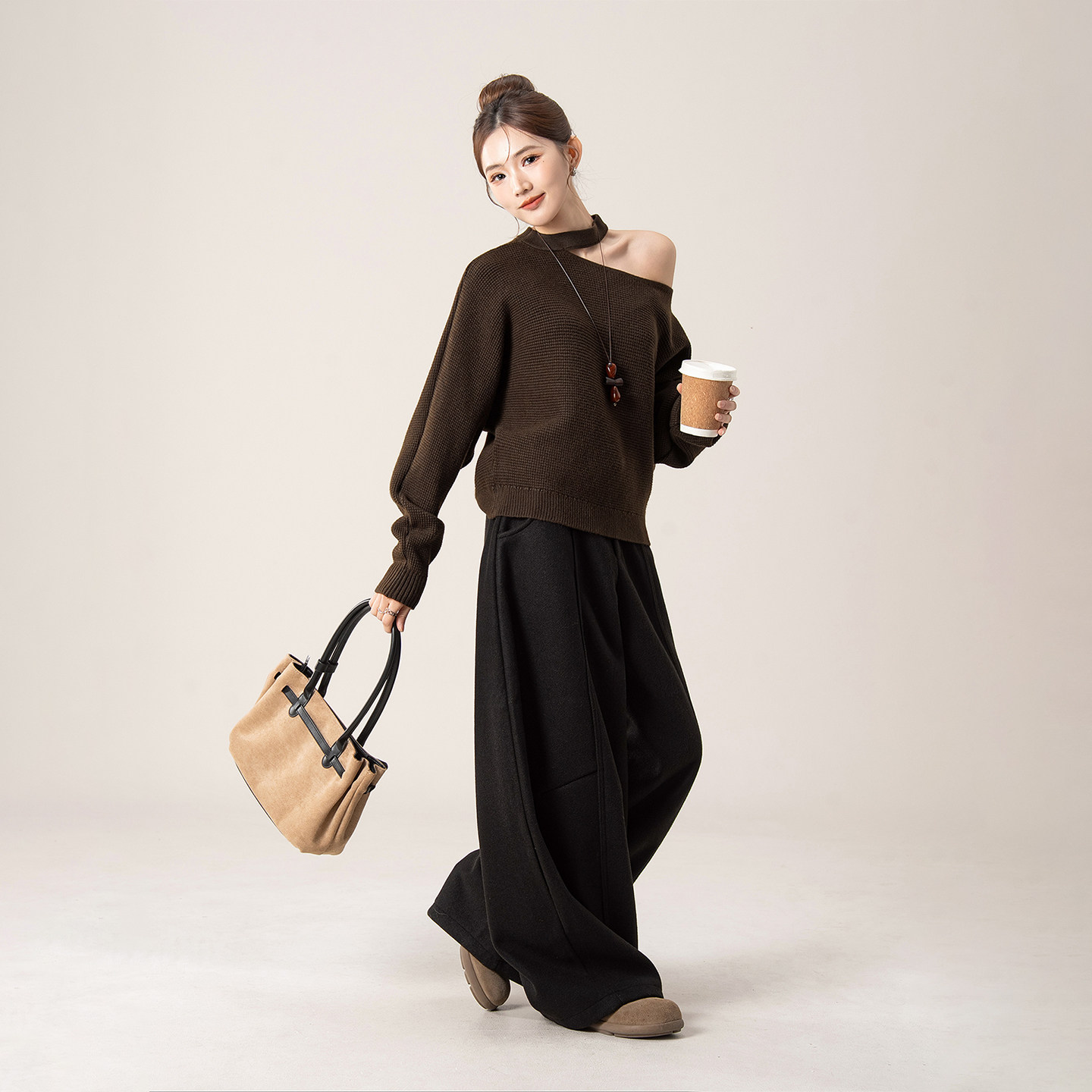 摩卡棕色圆领挂脖露肩针织毛衣女冬季新款蝙蝠袖宽松显瘦内搭上衣,淘宝优惠券,粉丝福利购,淘宝优惠卷