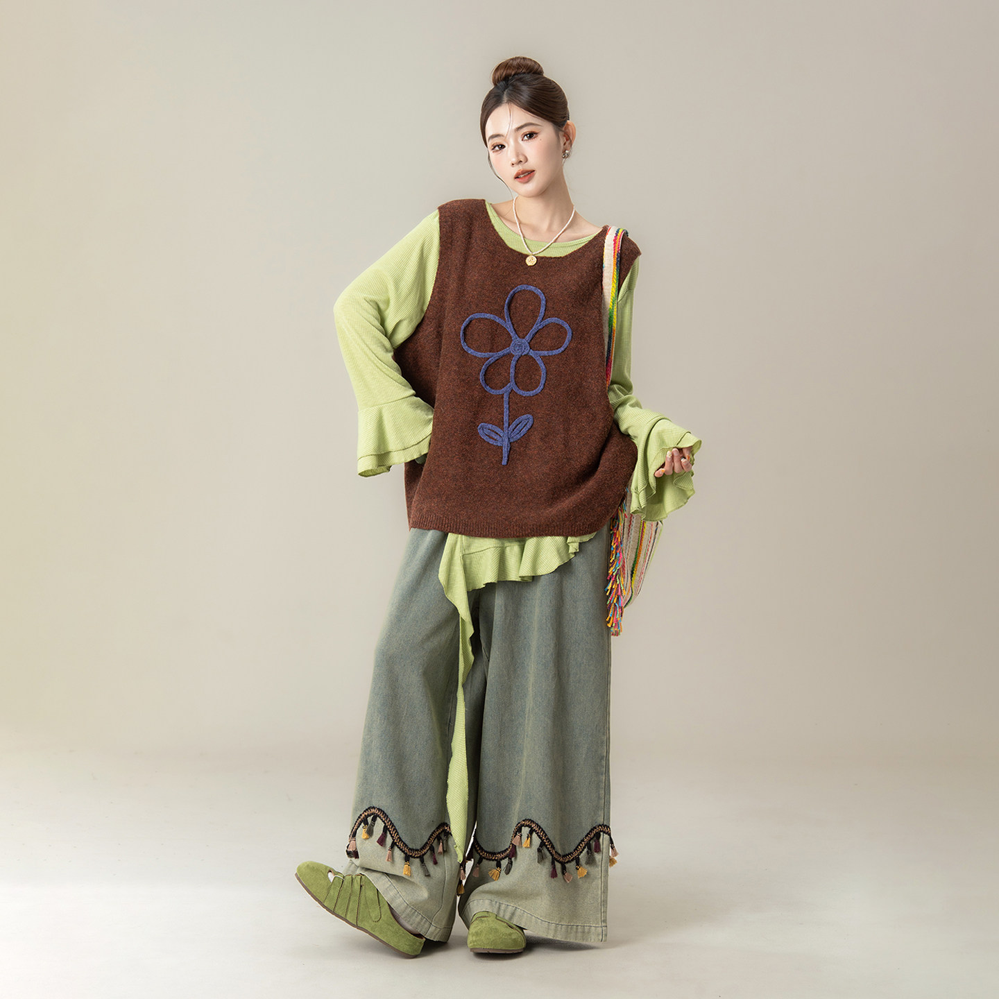 绿色不规则荷叶边T恤女春季新款叠穿花朵针织马甲牛仔阔腿裤套装,淘宝优惠券,粉丝福利购,淘宝优惠卷