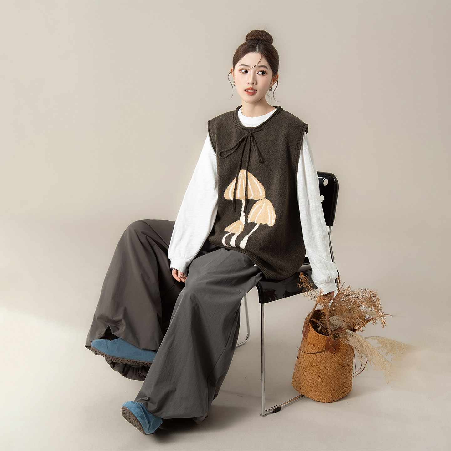 日系文艺复古卡通蘑菇针织马甲女春秋新款叠穿T恤花苞阔腿裤套装,淘宝优惠券,粉丝福利购,淘宝优惠卷