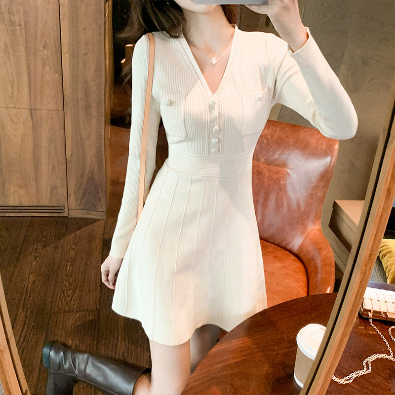 白色v领针织春款2022年新款连衣裙 nurtureone妮茨维旗舰连衣裙