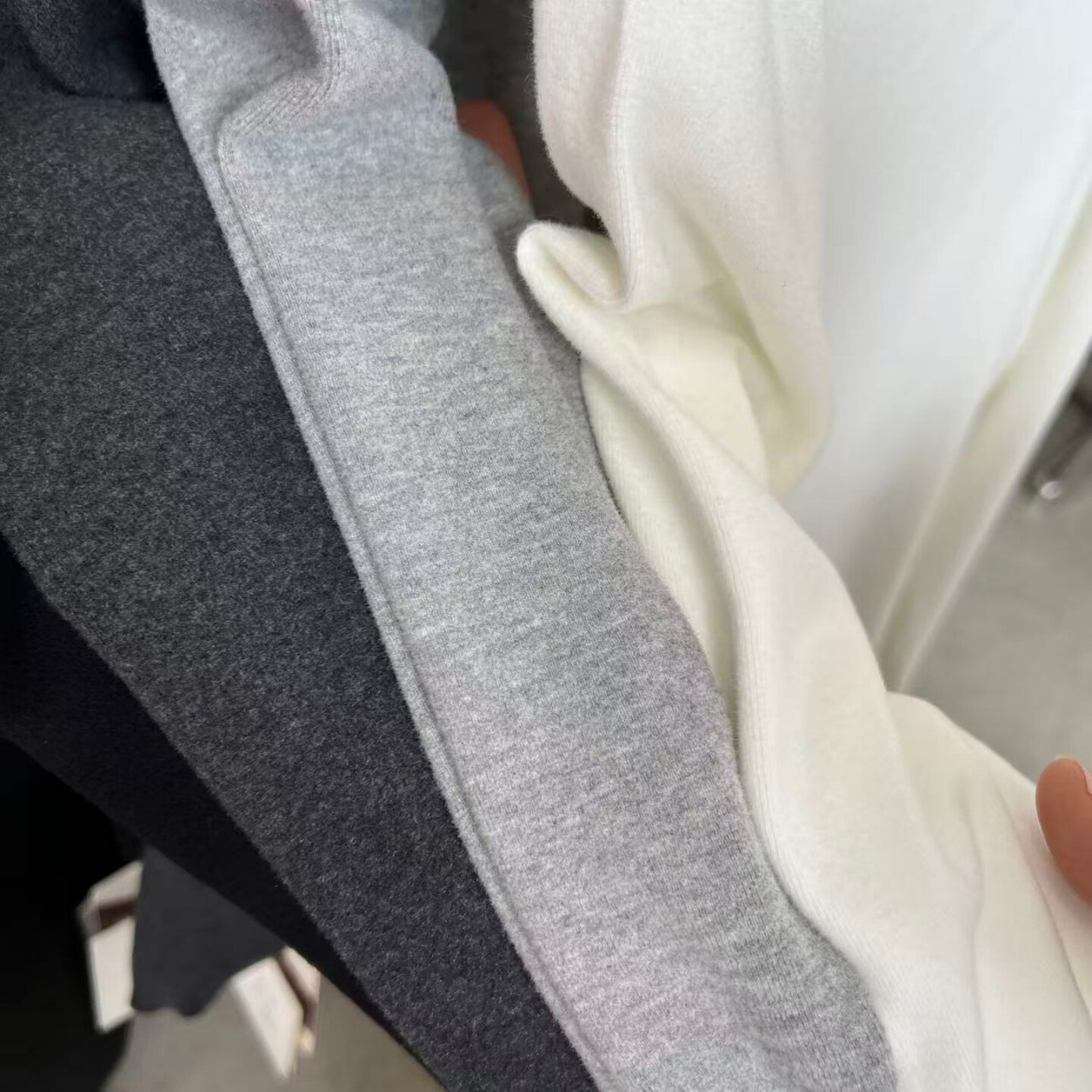 XHM11168磨毛保暖花边领打底衫内搭上衣女 - 图2