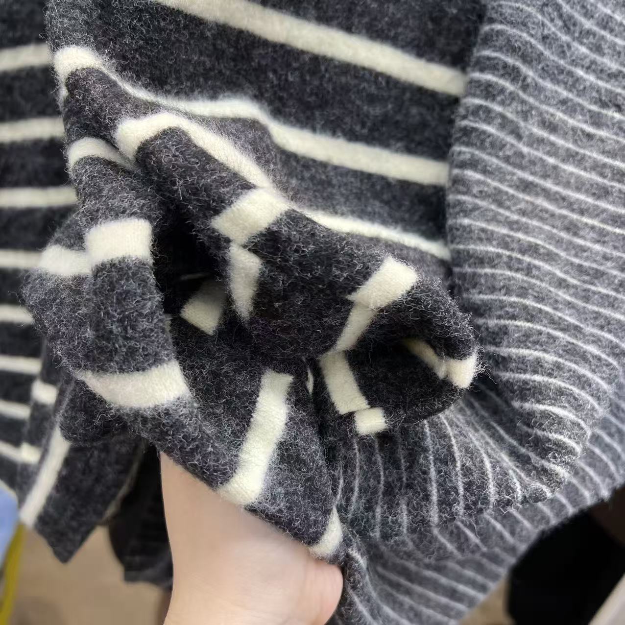 13C十三行2025秋冬新款慵懒风松弛感宽松百搭条纹毛衣女套头1257 - 图1