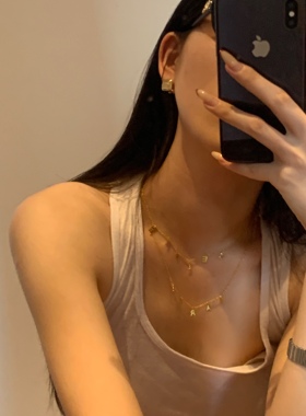 ins风~双层叠戴字母项链锁骨链