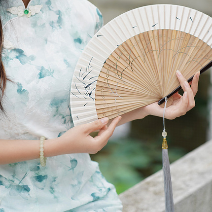 折扇女素雅扇子中国风旗袍走秀折叠扇古风汉服舞蹈折扇复古小清新