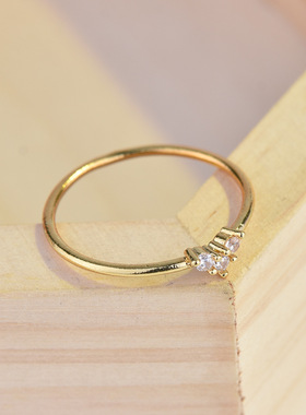 包金镶锆石纤细爱心戒指