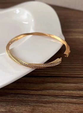 Young中古风vintage手工拉丝莫比乌斯手镯轻奢锆石扭绳麻花手环女