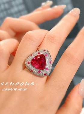 古几何肥三角红钻耳钉女