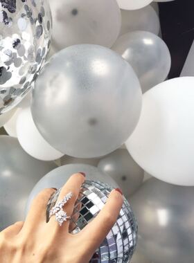 young小红书推荐小众女花叶礼物