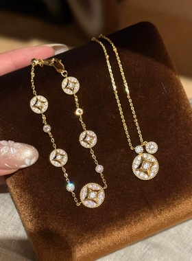 Young新中式老钱风铜钱项链女锁骨链ins轻奢镶钻金钱手链钱币耳女