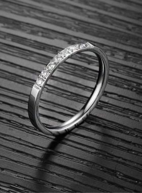 18k玫瑰金镶钻锆石单圈情侣戒指