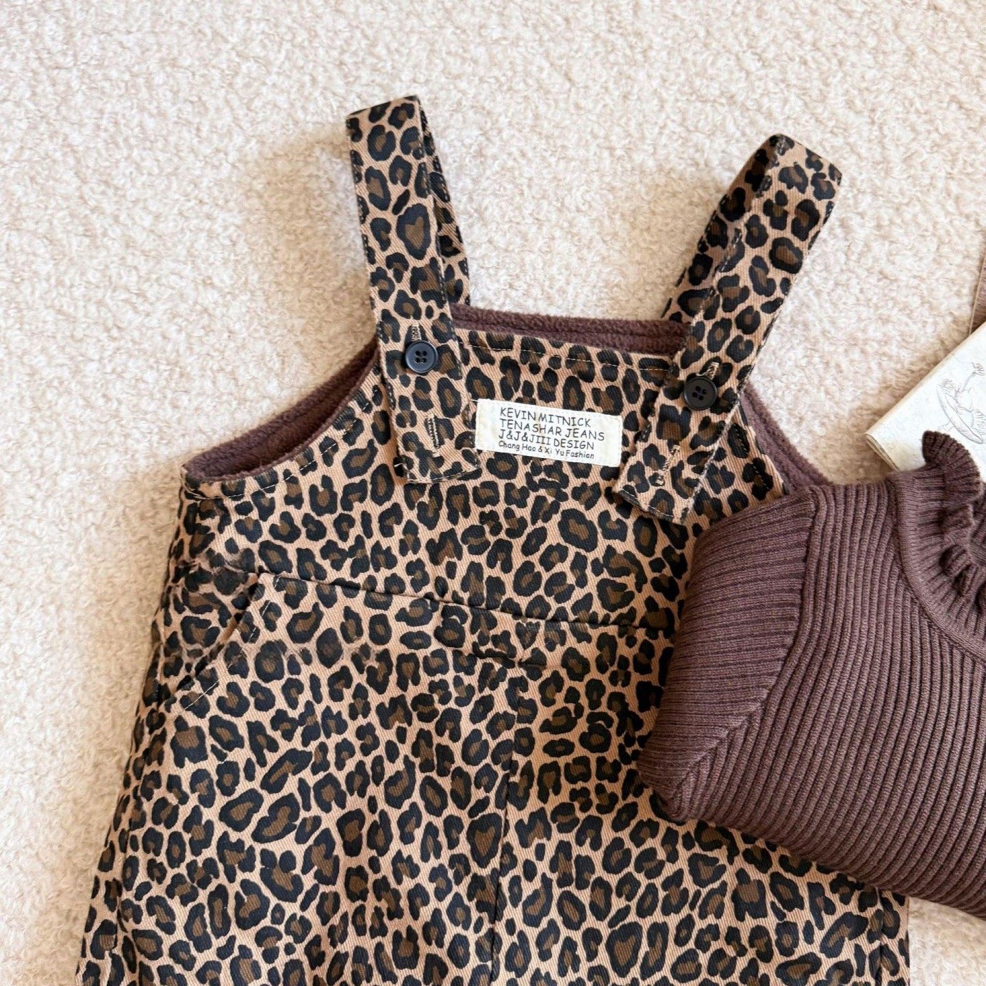 婴幼儿秋冬新款套装男女童韩版豹纹加绒背带裤针织衫两件套外出服,淘宝优惠券,粉丝福利购,淘宝优惠卷