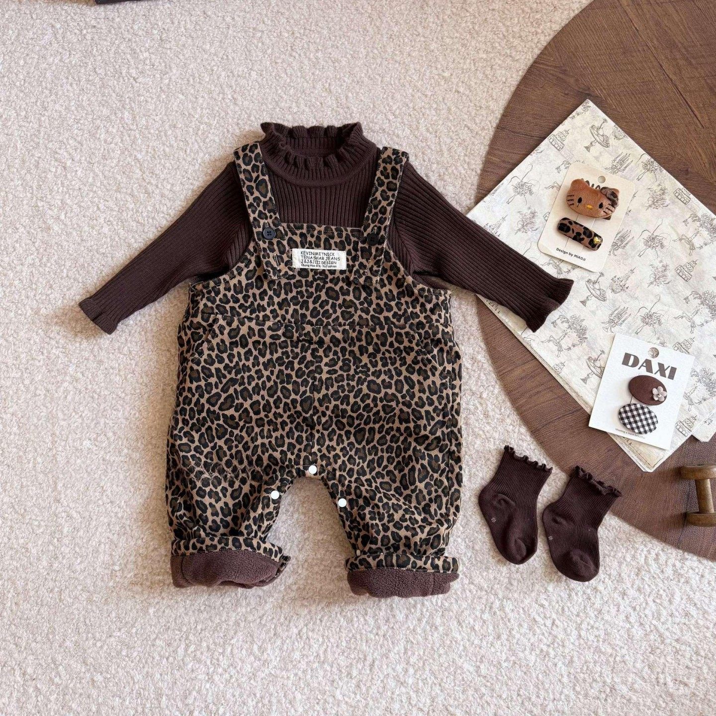 婴幼儿秋冬新款套装男女童韩版豹纹加绒背带裤针织衫两件套外出服,淘宝优惠券,粉丝福利购,淘宝优惠卷