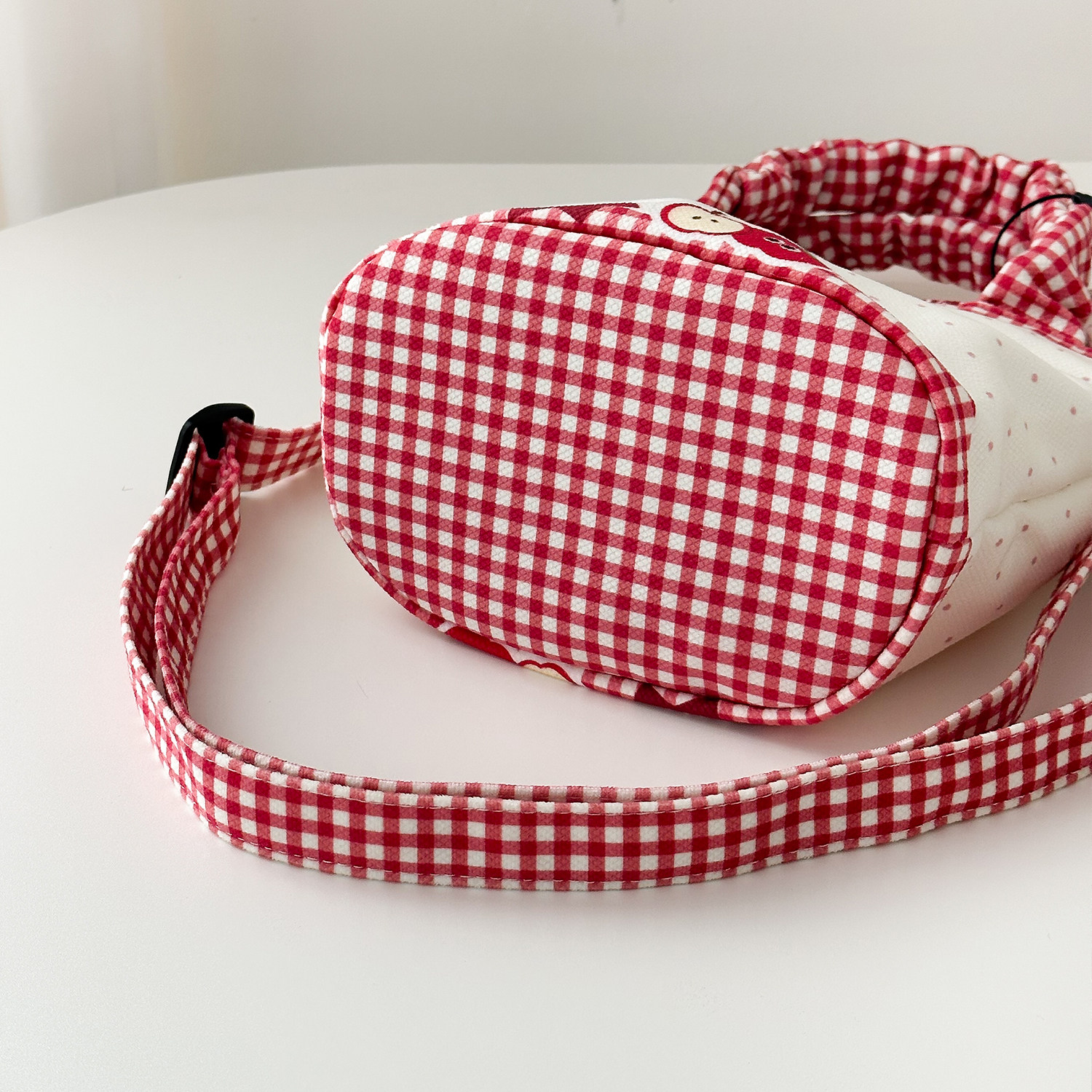 原创水桶包包女 2025新款网红可爱斜挎手拎包女百搭ins软妹单肩包,淘宝优惠券,粉丝福利购,淘宝优惠卷