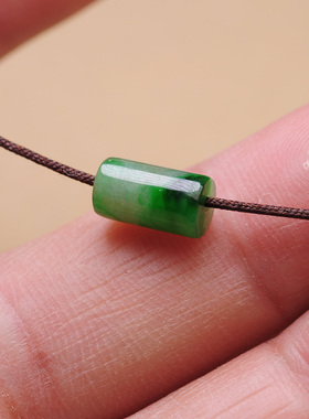 精品辣绿色天然翡翠路路通