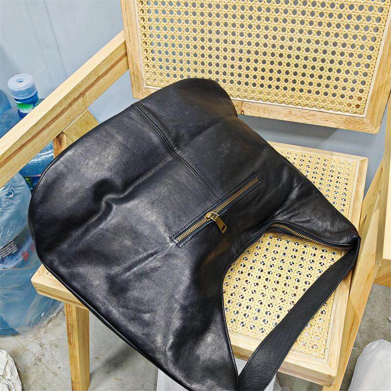 2025新款复古真皮女包头层植鞣牛皮手工包铆钉朋克风酷飒大包手提,淘宝优惠券,粉丝福利购,淘宝优惠卷