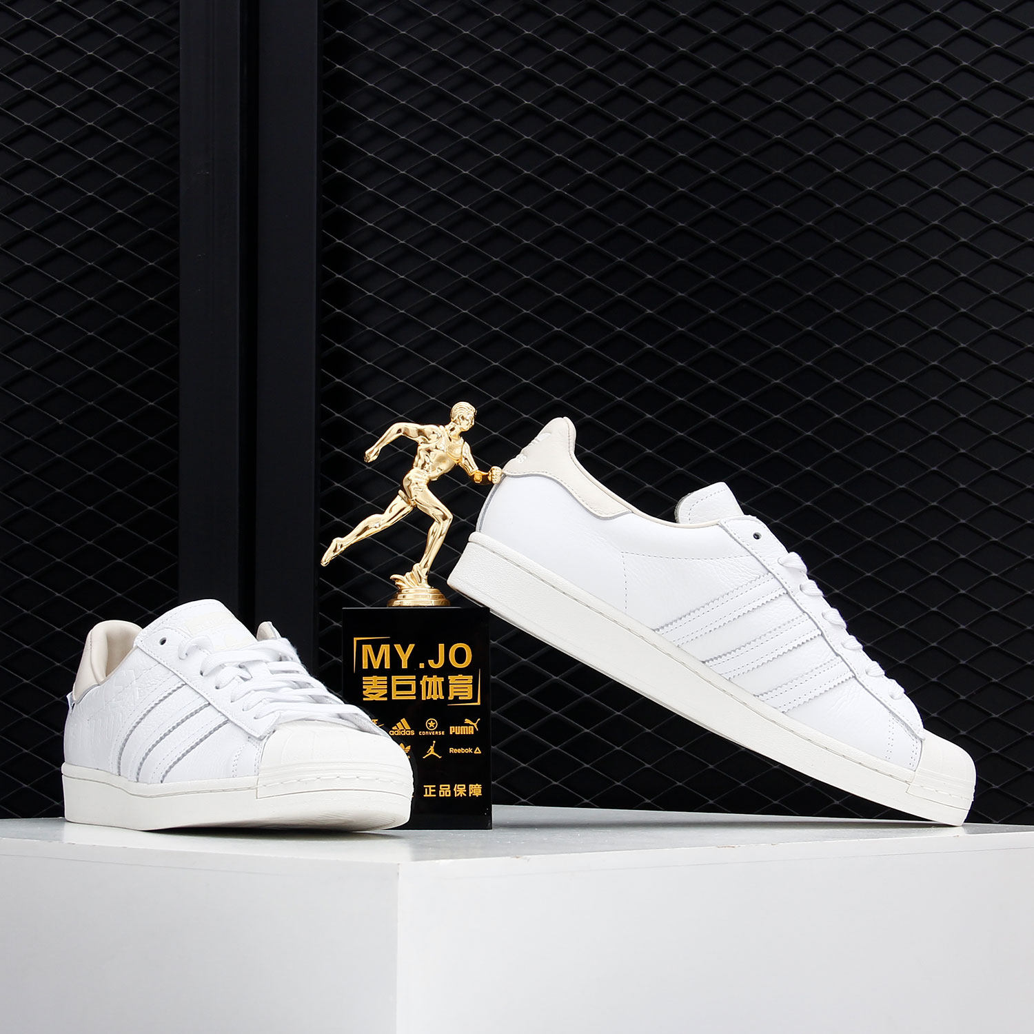 Adidas/阿迪达斯正品三叶草新款男女低帮运动休闲鞋板鞋 FU8932,淘宝优惠券,粉丝福利购,淘宝优惠卷