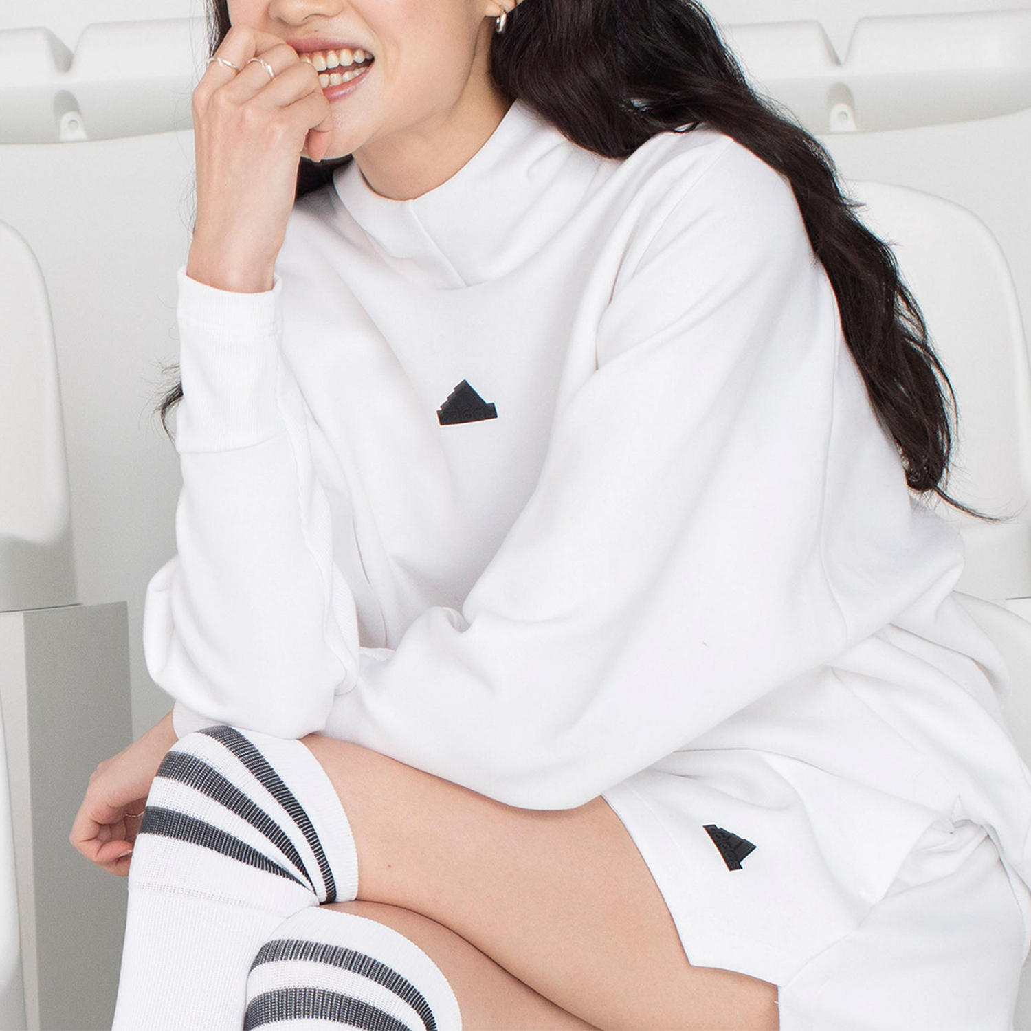 Adidas/阿迪达斯正品新款女子简约宽松连帽休闲卫衣IN5125 - 图1