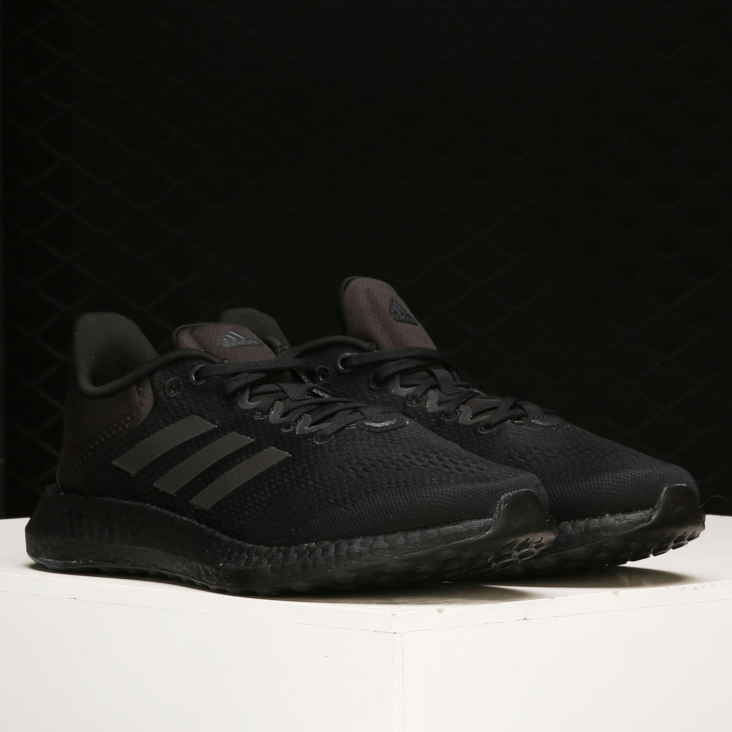 Adidas/阿迪达斯正品 2021年夏季新款男女运动休闲跑步鞋GY5095 - 图1