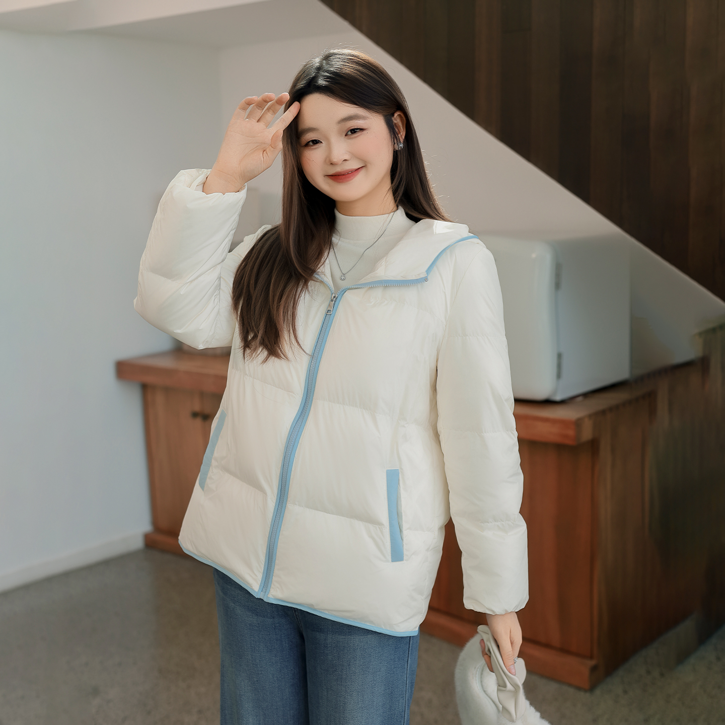 DM100大码百分百女装微胖mm冬季撞色连帽正肩三防短款羽绒服外套 - 图2