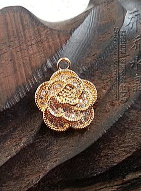 diy电镀微镶钻不掉色花朵吊坠