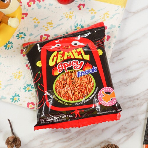印尼进口 Gemez Enaak Extra辣味小鸡烤鸡点心面干脆面14g单包 - 图2