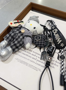 画家调色盘立体KT公仔包包挂件可爱百搭格子裤饰品挂饰钥匙扣配饰