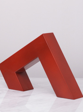 现代简约金属摆件样板客厅书房红