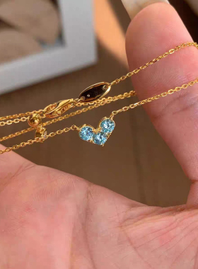 冰透蓝爱心吊坠项链女2025新款配饰轻奢小众设计高级感学生锁骨链
