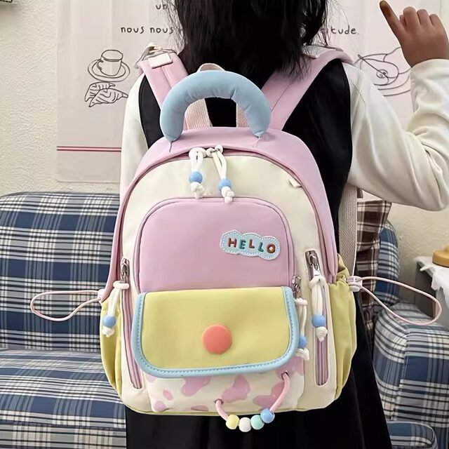 Cute contrasting color kindergarten children's backpack